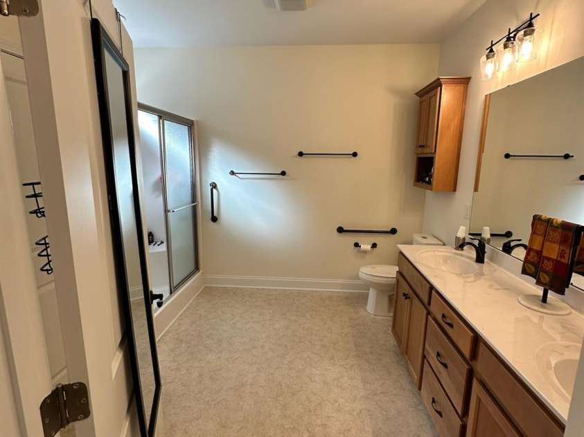 194 T R Harris Drive, Shelby, NC 28150.  MLS# CAR4277188, YatesRealty ID 25061. Ensuite