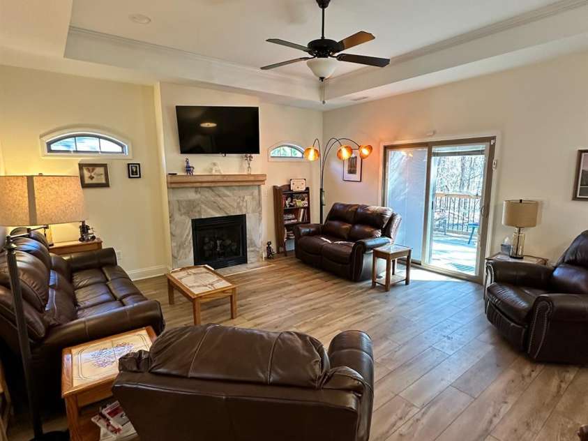 194 T R Harris Drive, Shelby, NC 28150.  MLS# CAR4277188, YatesRealty ID 25061. Living room