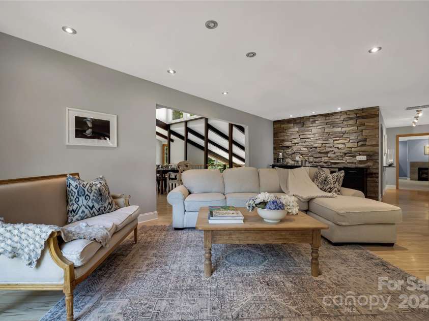 16 Due West Road, Hendersonville, NC 28792.  MLS# CAR4274720, YatesRealty ID 25064. Great/Living room off the kitchen