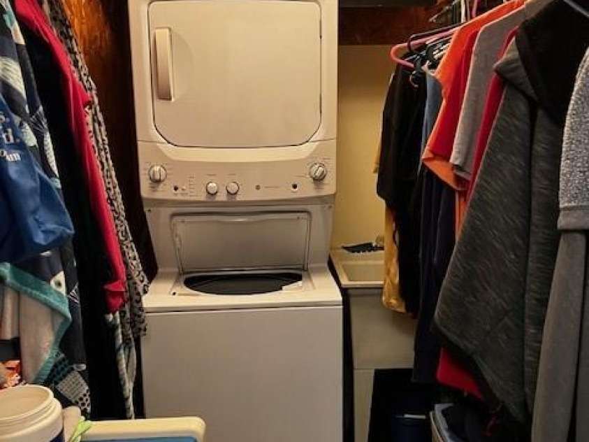 530 Burge Mountain Road, Hendersonville, NC 28792.  MLS# CAR4256723, YatesRealty ID 25065. 