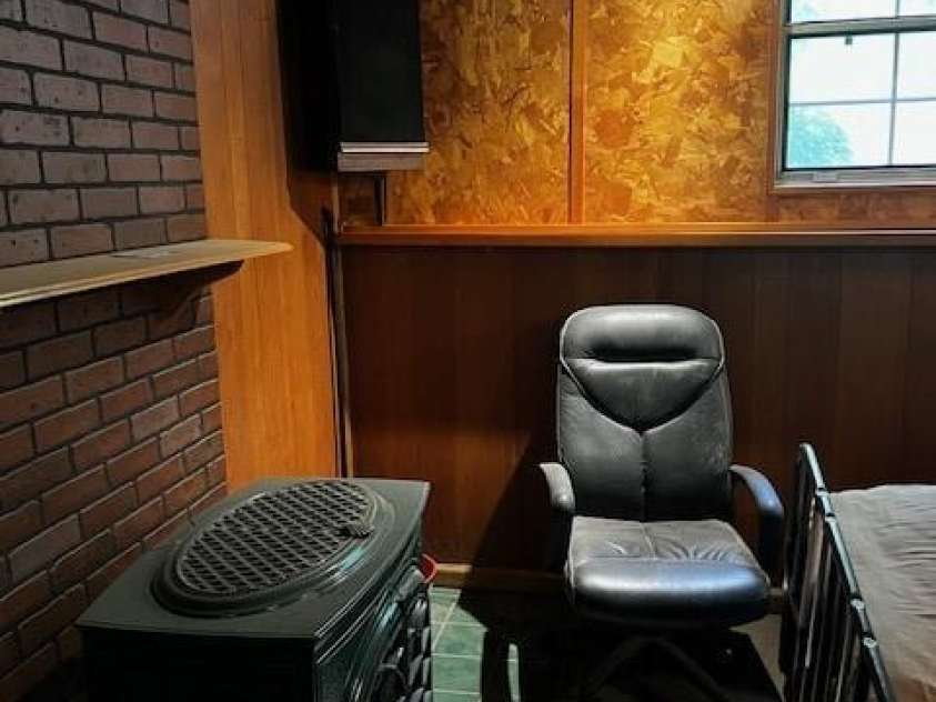 530 Burge Mountain Road, Hendersonville, NC 28792.  MLS# CAR4256723, YatesRealty ID 25065. 