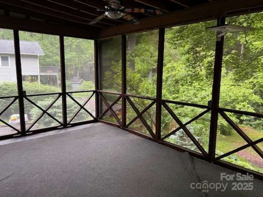 530 Burge Mountain Road, Hendersonville, NC 28792.  MLS# CAR4256723, YatesRealty ID 25065. 