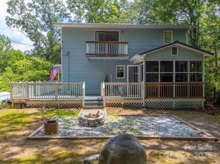 155 Notta Road, Franklin, NC 28734.  MLS# CAR4279952, YatesRealty ID 25066. 