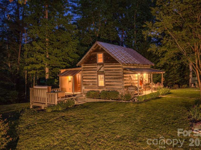 75 Old Gap Creek Road, Fairview, NC 28730.  MLS# CAR4378192, YatesRealty ID 25066. 