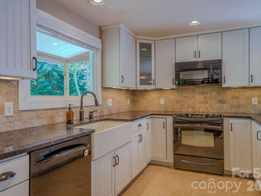 75 Old Gap Creek Road, Fairview, NC 28730.  MLS# CAR4378192, YatesRealty ID 25066. 