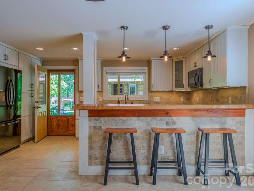 75 Old Gap Creek Road, Fairview, NC 28730.  MLS# CAR4378192, YatesRealty ID 25066. 