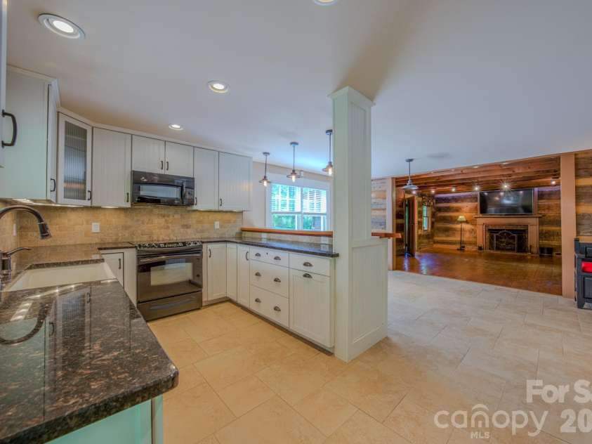 75 Old Gap Creek Road, Fairview, NC 28730.  MLS# CAR4378192, YatesRealty ID 25066. 