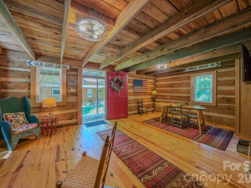 75 Old Gap Creek Road, Fairview, NC 28730.  MLS# CAR4378192, YatesRealty ID 25066. Small Cabin