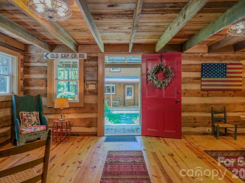 75 Old Gap Creek Road, Fairview, NC 28730.  MLS# CAR4378192, YatesRealty ID 25066. Small Cabin