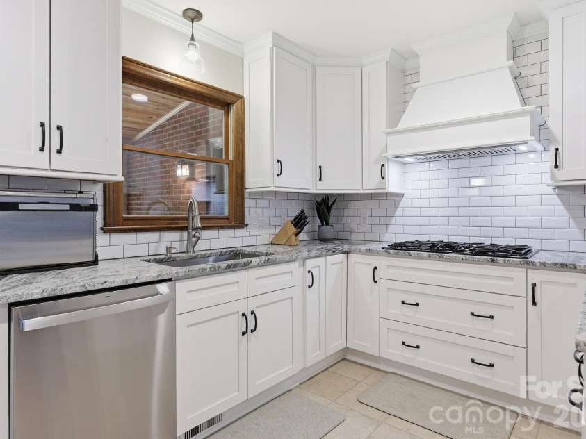 1526 Chadmore Lane, Concord, NC 28027.  MLS# CAR4385100, YatesRealty ID 25067. 