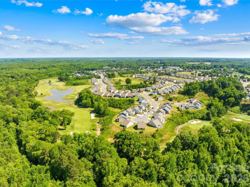 134 Divot Lane, Statesville, NC 28677.  MLS# CAR4380807, YatesRealty ID 25068. 