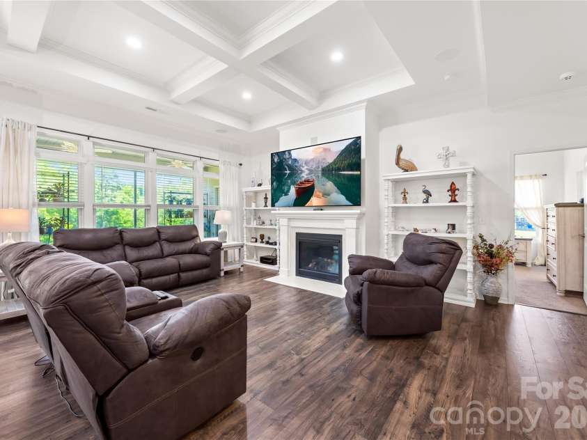 134 Divot Lane, Statesville, NC 28677.  MLS# CAR4380807, YatesRealty ID 25068. 