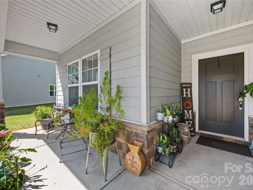 134 Divot Lane, Statesville, NC 28677.  MLS# CAR4380807, YatesRealty ID 25068. 