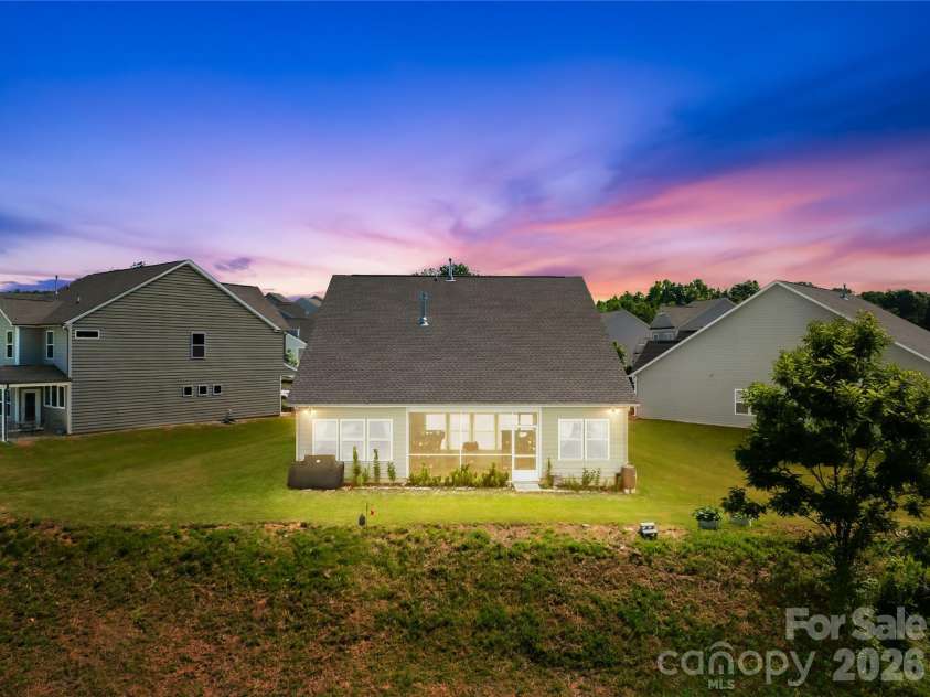 134 Divot Lane, Statesville, NC 28677.  MLS# CAR4380807, YatesRealty ID 25068. 