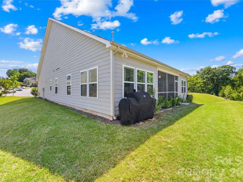 134 Divot Lane, Statesville, NC 28677.  MLS# CAR4380807, YatesRealty ID 25068. 