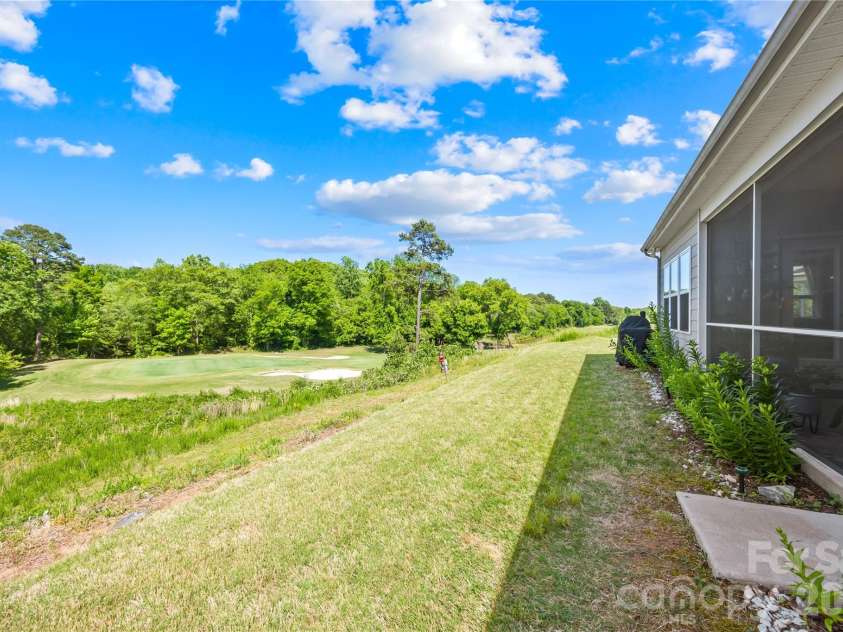 134 Divot Lane, Statesville, NC 28677.  MLS# CAR4380807, YatesRealty ID 25068. 
