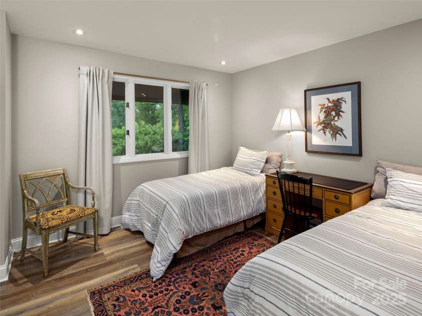 3301 Timber Trail, Asheville, NC 28804.  MLS# CAR4270898, YatesRealty ID 25068. 