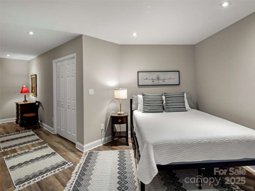 3301 Timber Trail, Asheville, NC 28804.  MLS# CAR4270898, YatesRealty ID 25068. 