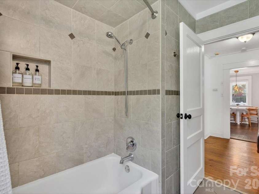904 Academy Street, Charlotte, NC 28205.  MLS# CAR4380791, YatesRealty ID 25069. 
