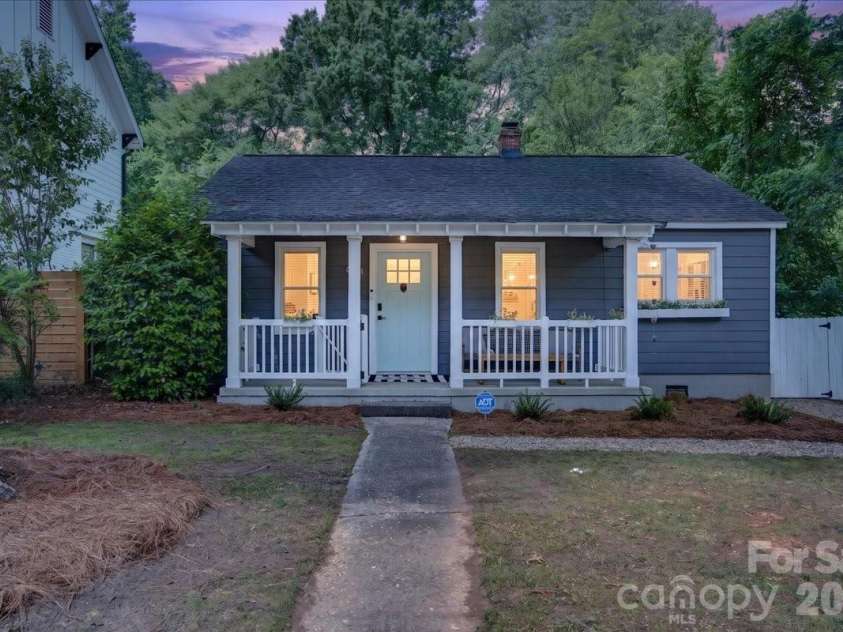 904 Academy Street, Charlotte, NC 28205.  MLS# CAR4380791, YatesRealty ID 25069. Twilight on Academy Street