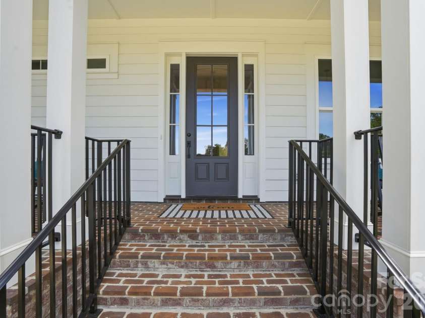 19028 Newburg Hill Road, Davidson, NC 28036.  MLS# CAR4409821, YatesRealty ID 2507. 
