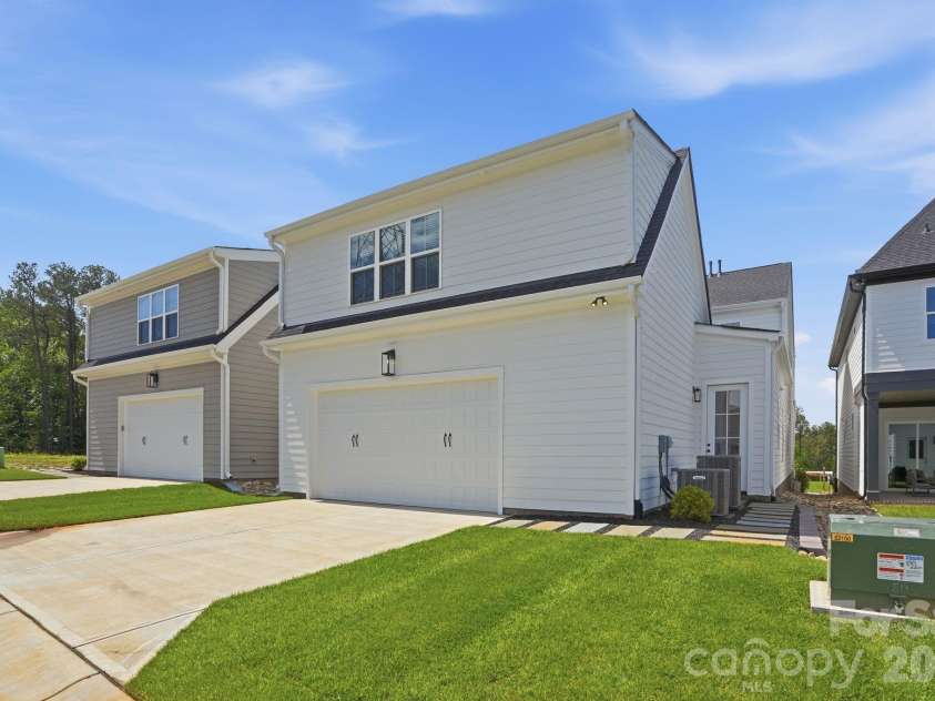 19028 Newburg Hill Road, Davidson, NC 28036.  MLS# CAR4409821, YatesRealty ID 2507. 