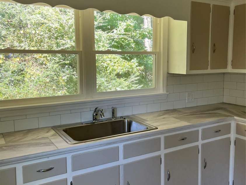 78 Dogwood Lane, Badin, NC 28009.  MLS# CAR4297793, YatesRealty ID 2507. UPDATED KITCHEN