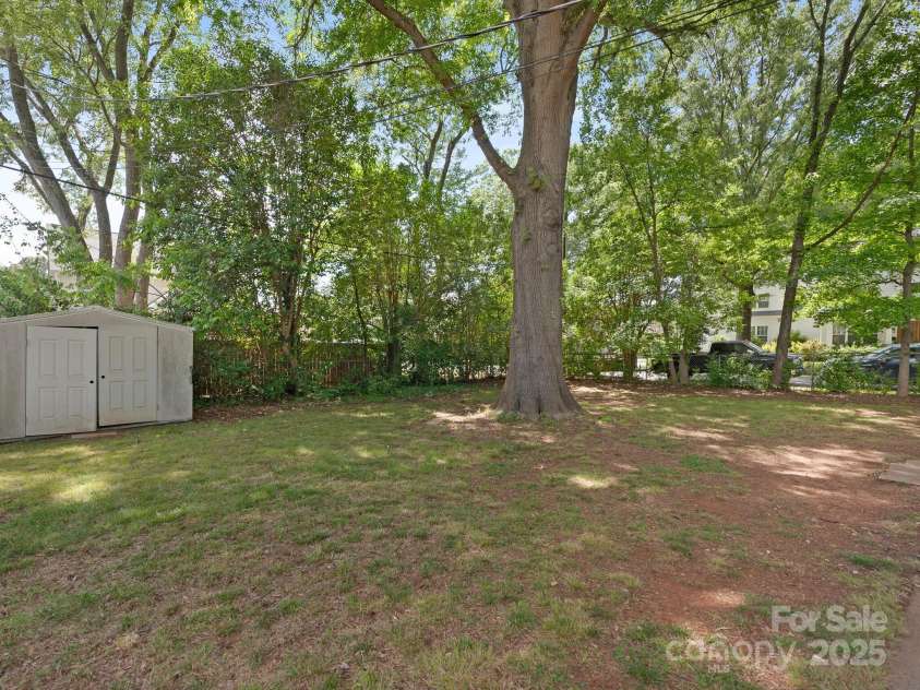 1100 Clawson Court, Charlotte, NC 28209.  MLS# CAR4253238, YatesRealty ID 25070. 