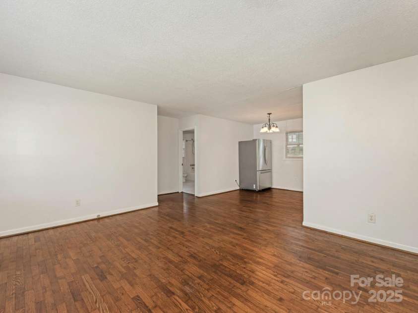 1100 Clawson Court, Charlotte, NC 28209.  MLS# CAR4253238, YatesRealty ID 25070. 