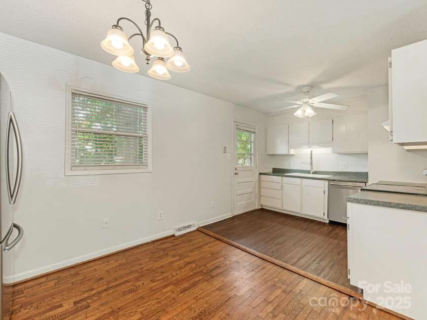 1100 Clawson Court, Charlotte, NC 28209.  MLS# CAR4253238, YatesRealty ID 25070. 