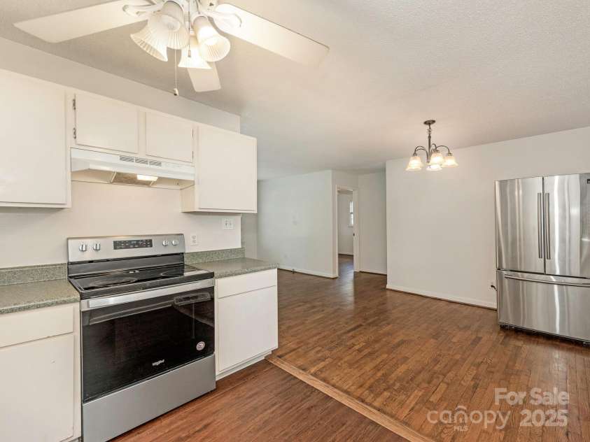 1100 Clawson Court, Charlotte, NC 28209.  MLS# CAR4253238, YatesRealty ID 25070. 