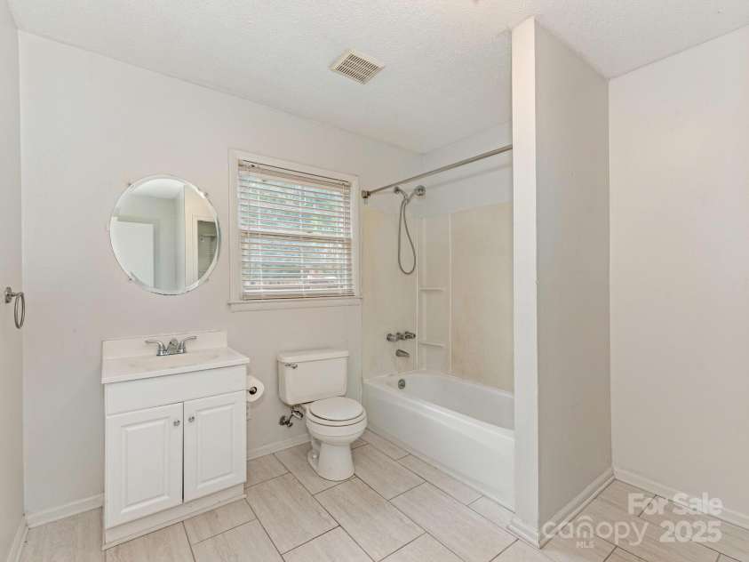 1100 Clawson Court, Charlotte, NC 28209.  MLS# CAR4253238, YatesRealty ID 25070. 