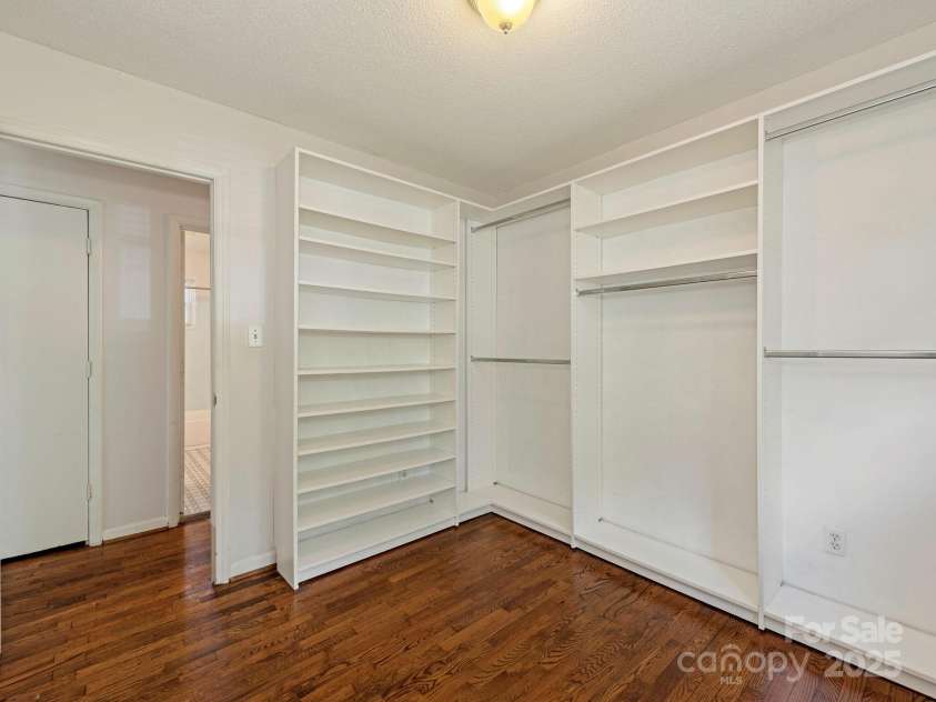 1100 Clawson Court, Charlotte, NC 28209.  MLS# CAR4253238, YatesRealty ID 25070. 