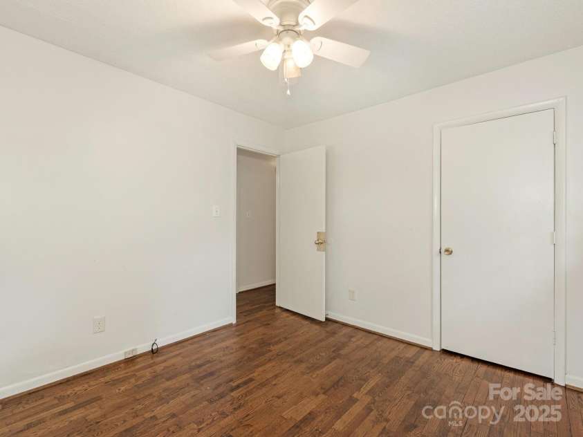 1100 Clawson Court, Charlotte, NC 28209.  MLS# CAR4253238, YatesRealty ID 25070. 