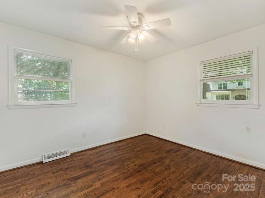 1100 Clawson Court, Charlotte, NC 28209.  MLS# CAR4253238, YatesRealty ID 25070. 