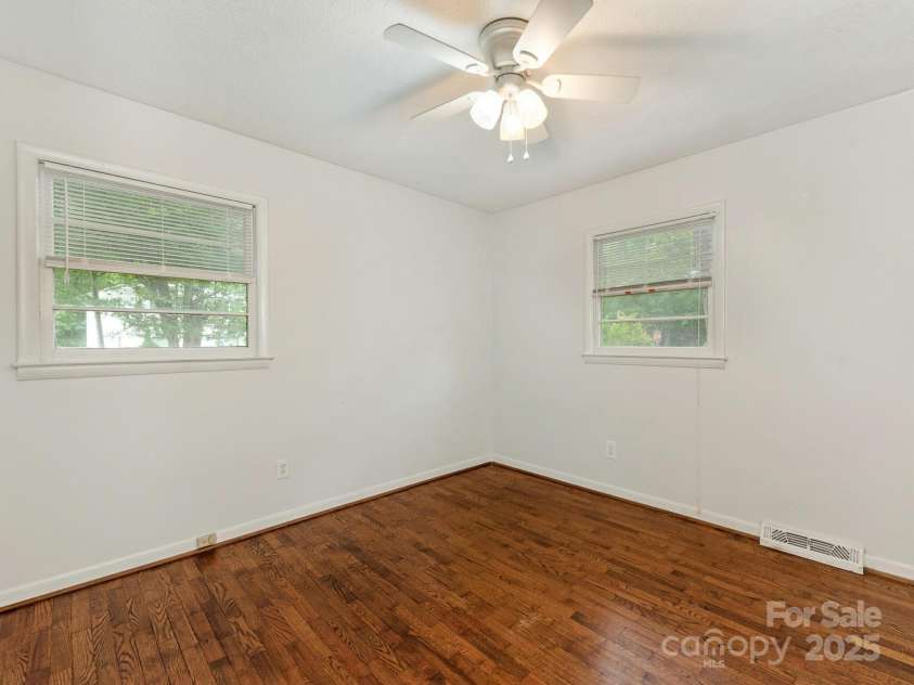 1100 Clawson Court, Charlotte, NC 28209.  MLS# CAR4253238, YatesRealty ID 25070. 