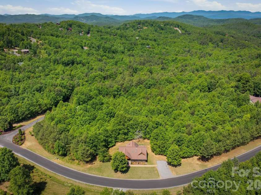 732 Grandview Peaks Drive, Nebo, NC 28761.  MLS# CAR4379354, YatesRealty ID 25071. 