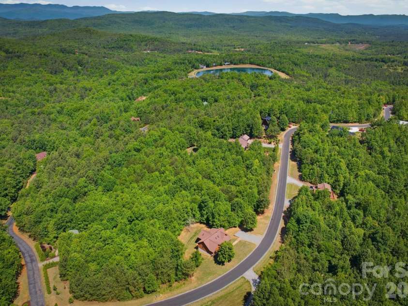 732 Grandview Peaks Drive, Nebo, NC 28761.  MLS# CAR4379354, YatesRealty ID 25071. 