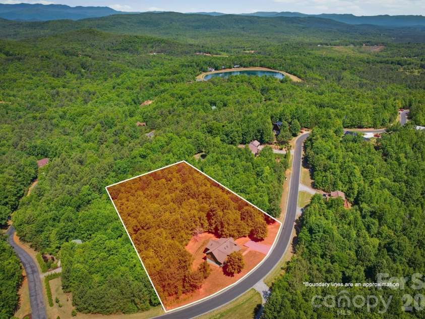 732 Grandview Peaks Drive, Nebo, NC 28761.  MLS# CAR4379354, YatesRealty ID 25071. 