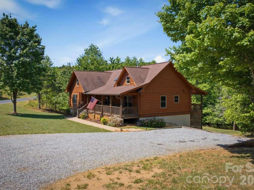 732 Grandview Peaks Drive, Nebo, NC 28761.  MLS# CAR4379354, YatesRealty ID 25071. Parking Area
