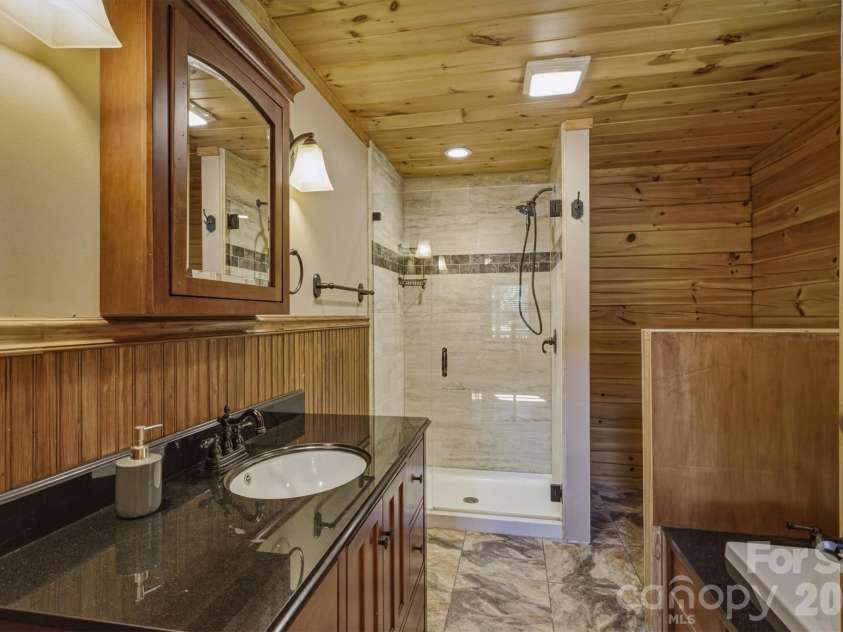 732 Grandview Peaks Drive, Nebo, NC 28761.  MLS# CAR4379354, YatesRealty ID 25071. Primary Bathroom