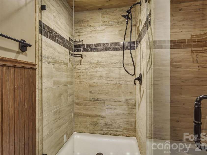 732 Grandview Peaks Drive, Nebo, NC 28761.  MLS# CAR4379354, YatesRealty ID 25071. Primary Bathroom