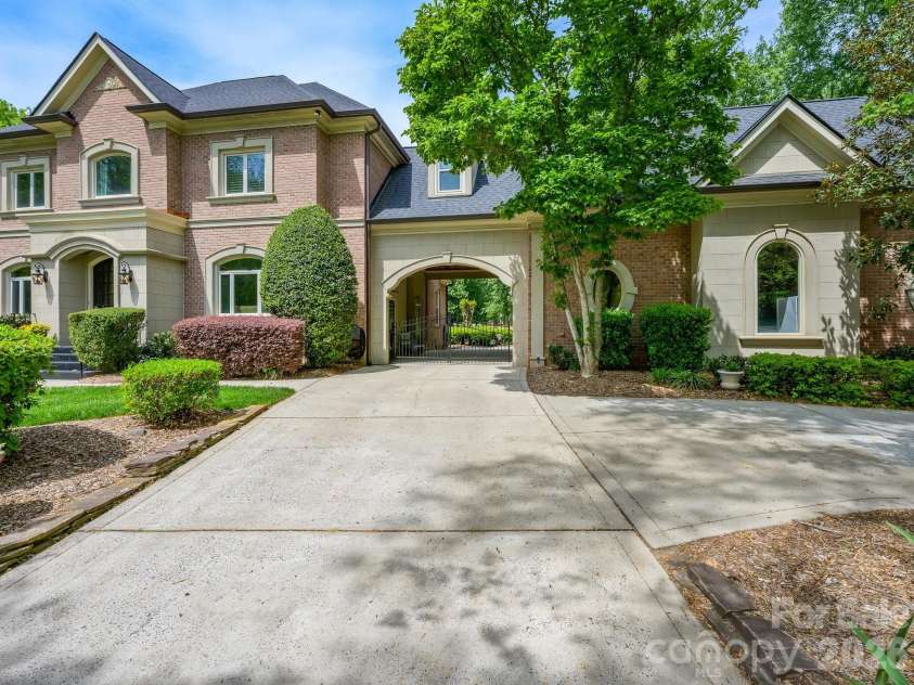 15635 Brem Lane, Charlotte, NC 28277.  MLS# CAR4365000, YatesRealty ID 25072. 