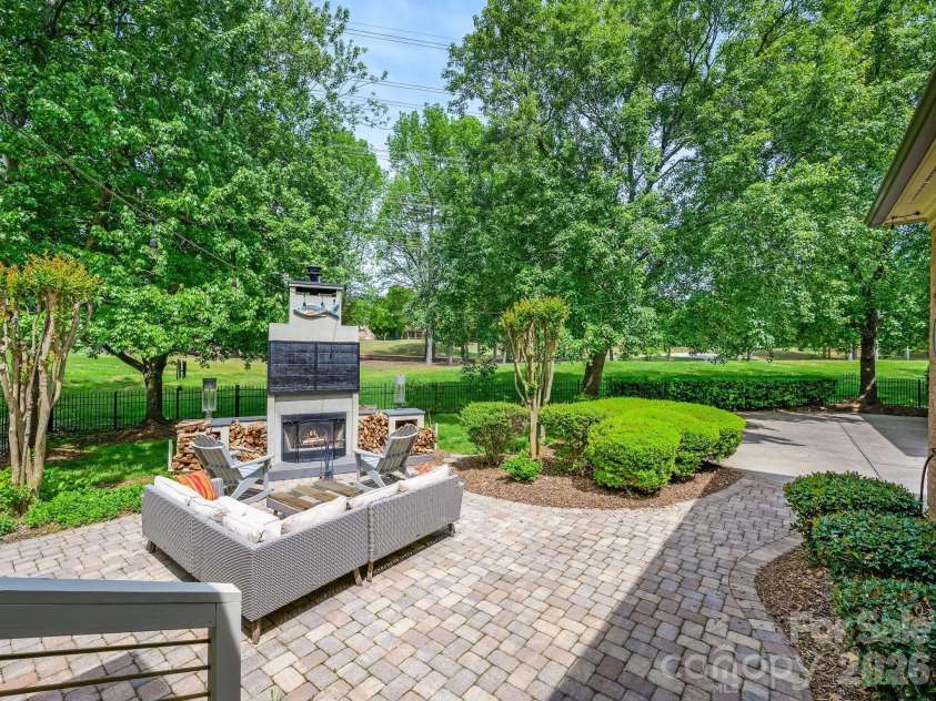 15635 Brem Lane, Charlotte, NC 28277.  MLS# CAR4365000, YatesRealty ID 25072. 