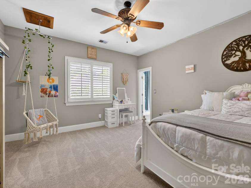 15635 Brem Lane, Charlotte, NC 28277.  MLS# CAR4365000, YatesRealty ID 25072. 