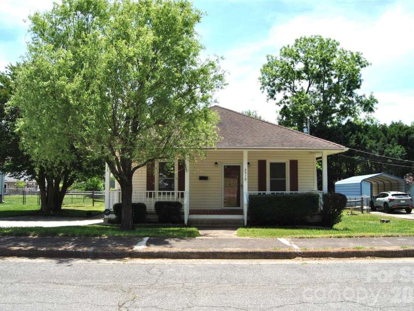 2510 Boundary Street, Belmont, NC 28012.  MLS# CAR4380438, YatesRealty ID 25073. 