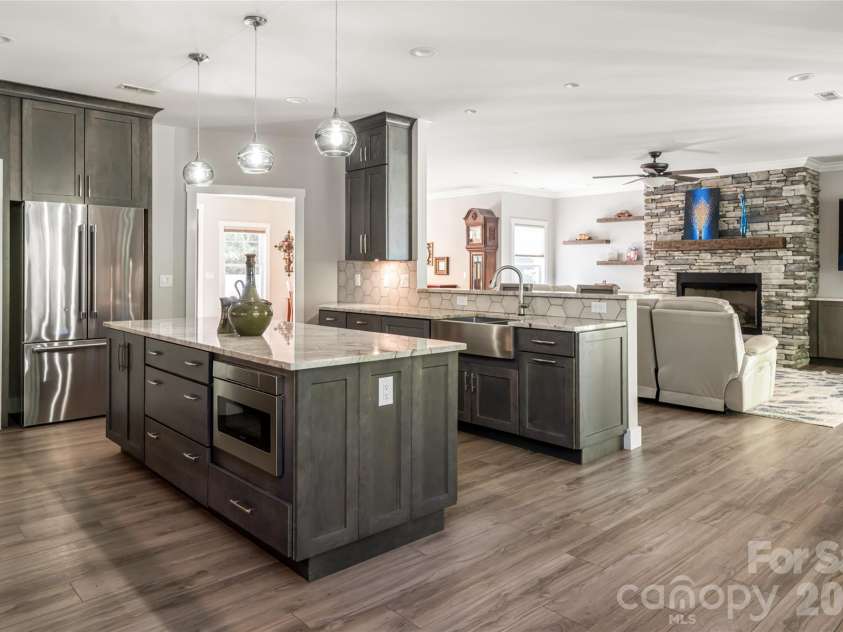 46 Nuthatch Court, Fairview, NC 28730.  MLS# CAR4382775, YatesRealty ID 25074. 