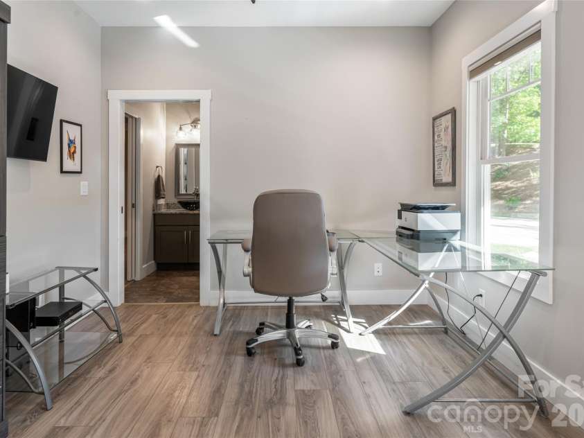 46 Nuthatch Court, Fairview, NC 28730.  MLS# CAR4382775, YatesRealty ID 25074. 
