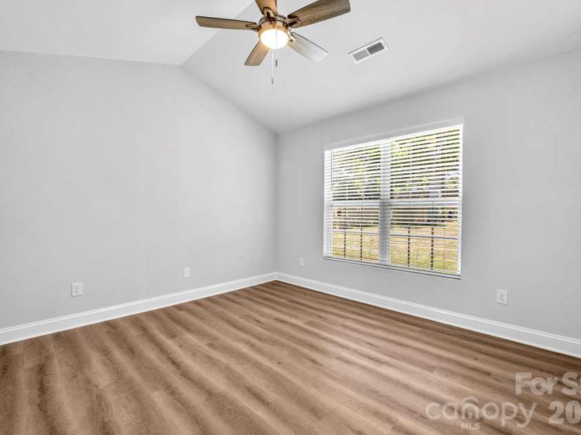 1426 Fontana Avenue, Charlotte, NC 28206.  MLS# CAR4380088, YatesRealty ID 25076. 