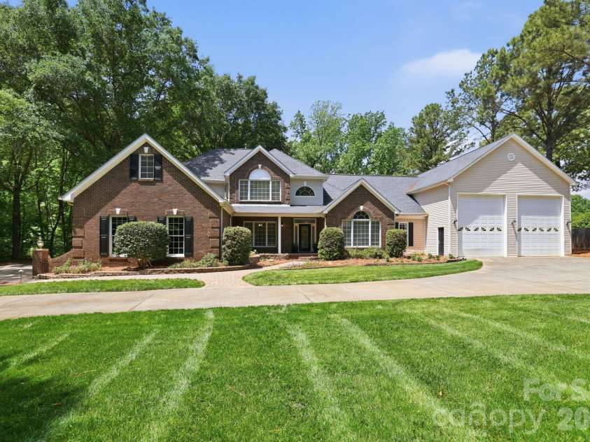 3285 Pleasant Road, Fort Mill, SC 29708.  MLS# CAR4372643, YatesRealty ID 25077. 